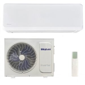 Инверторный кондиционер SkyLux SK-12CDR3DI, внутренний блок серии COMFORT на стене комнаты